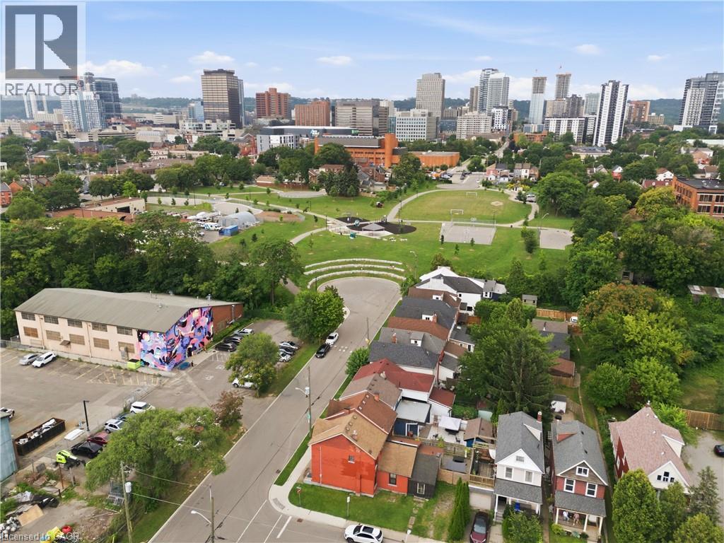 203 Caroline Street N, Hamilton, Ontario  L8R 2S1 - Photo 4 - 40855563
