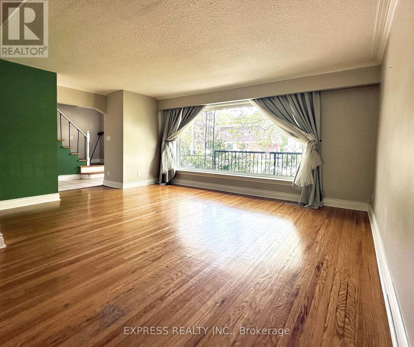 392 Hollywood Avenue, Toronto, Ontario  M2N 3L5 - Photo 3 - C13670724