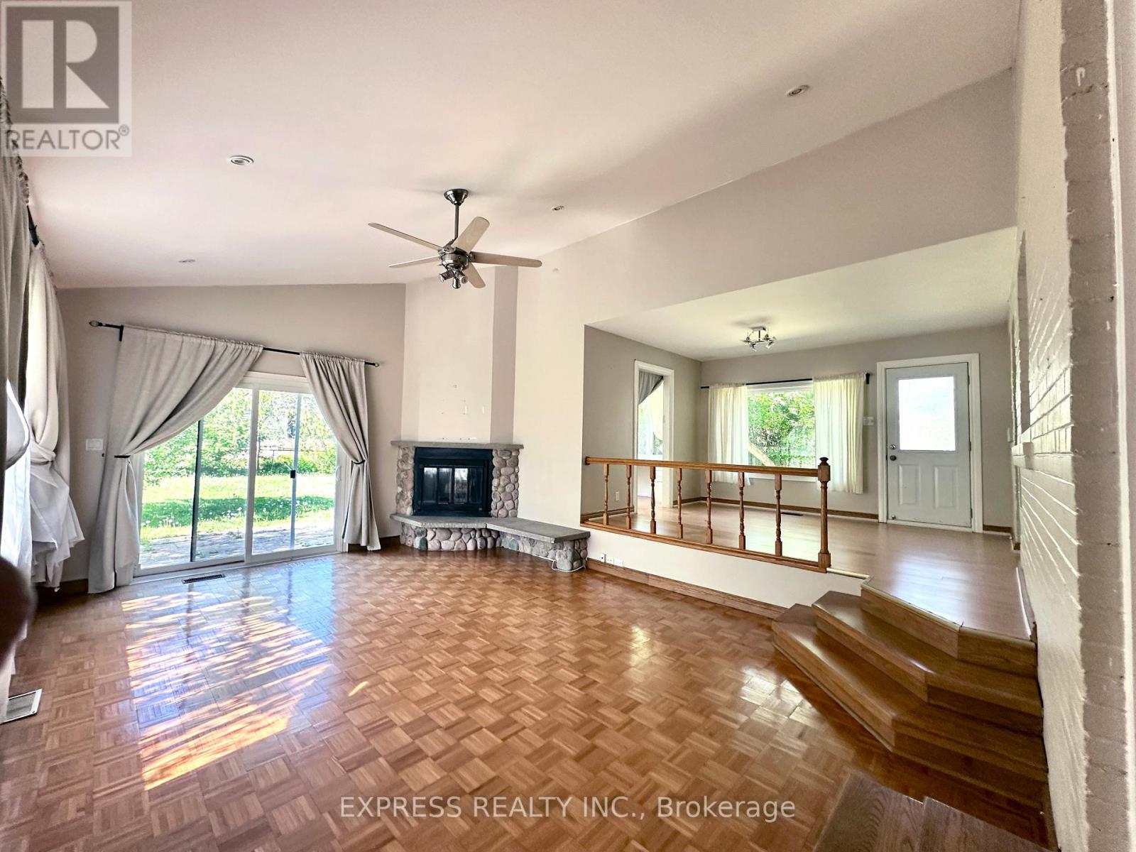 392 Hollywood Avenue, Toronto, Ontario  M2N 3L5 - Photo 4 - C13670724