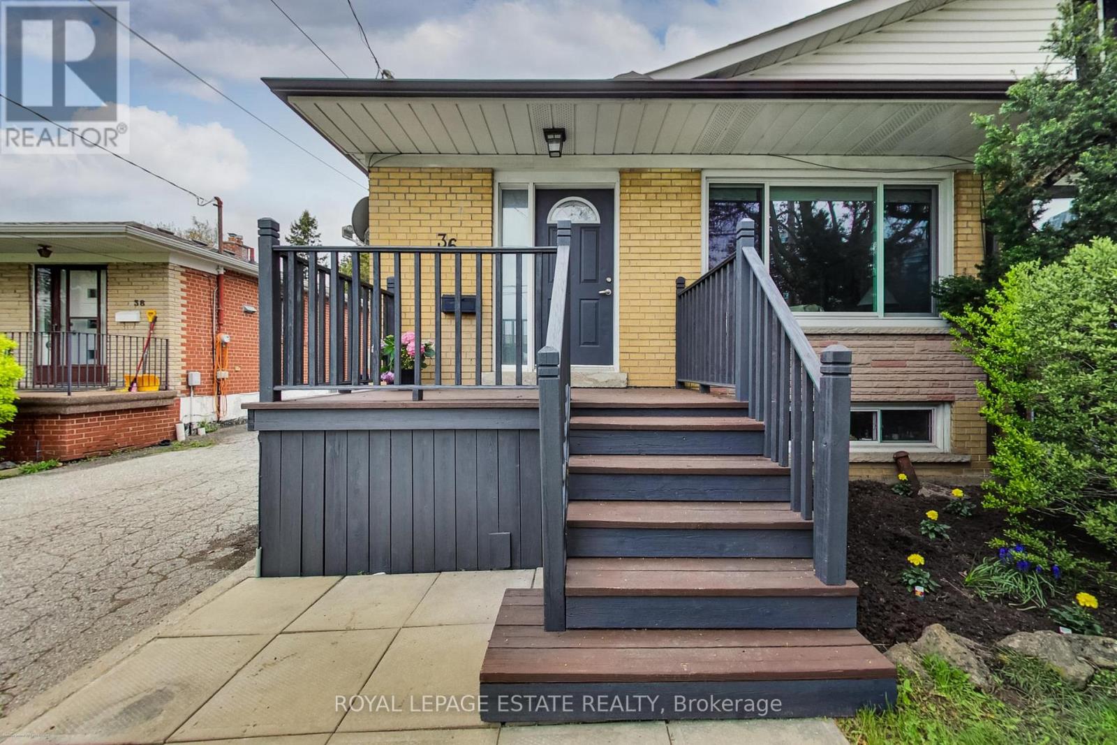 36 Linelle Street, Toronto, Ontario  M2N 2J3 - Photo 2 - C13670832