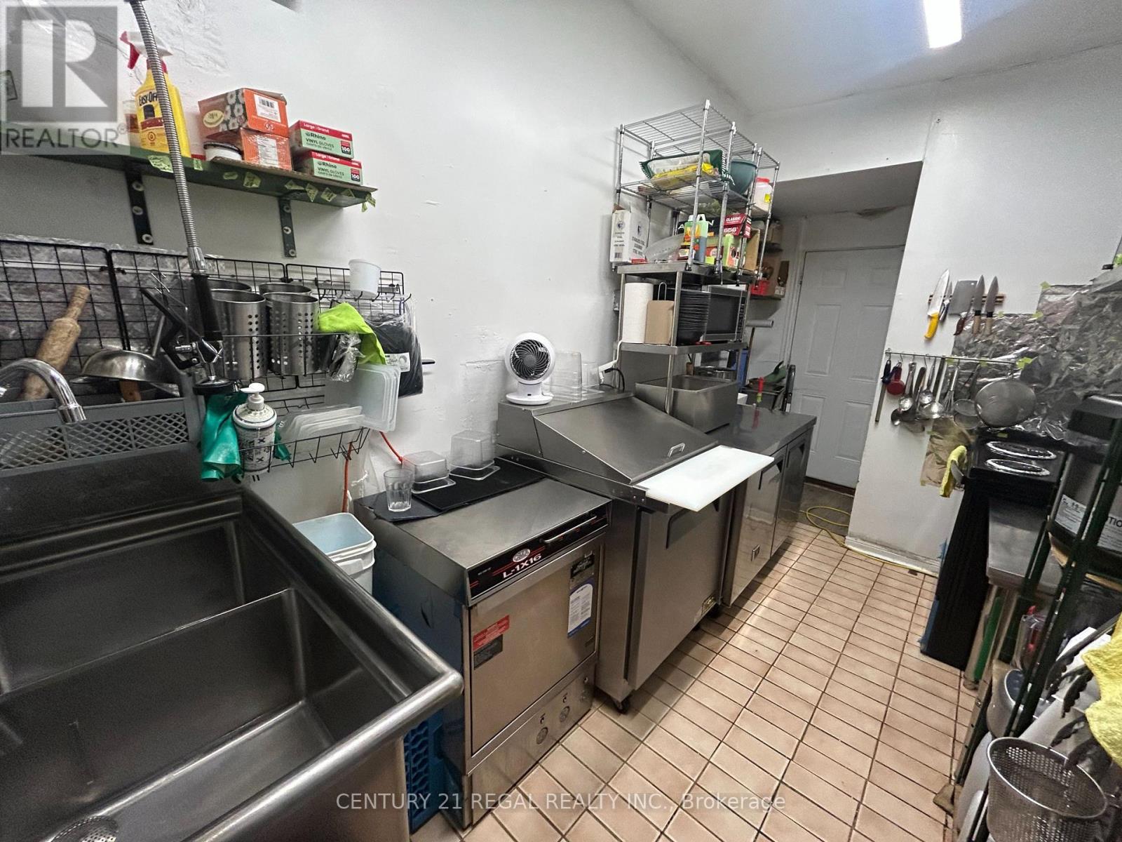 253 Gerrard Street E, Toronto, Ontario  M5A 2G1 - Photo 3 - C13670844