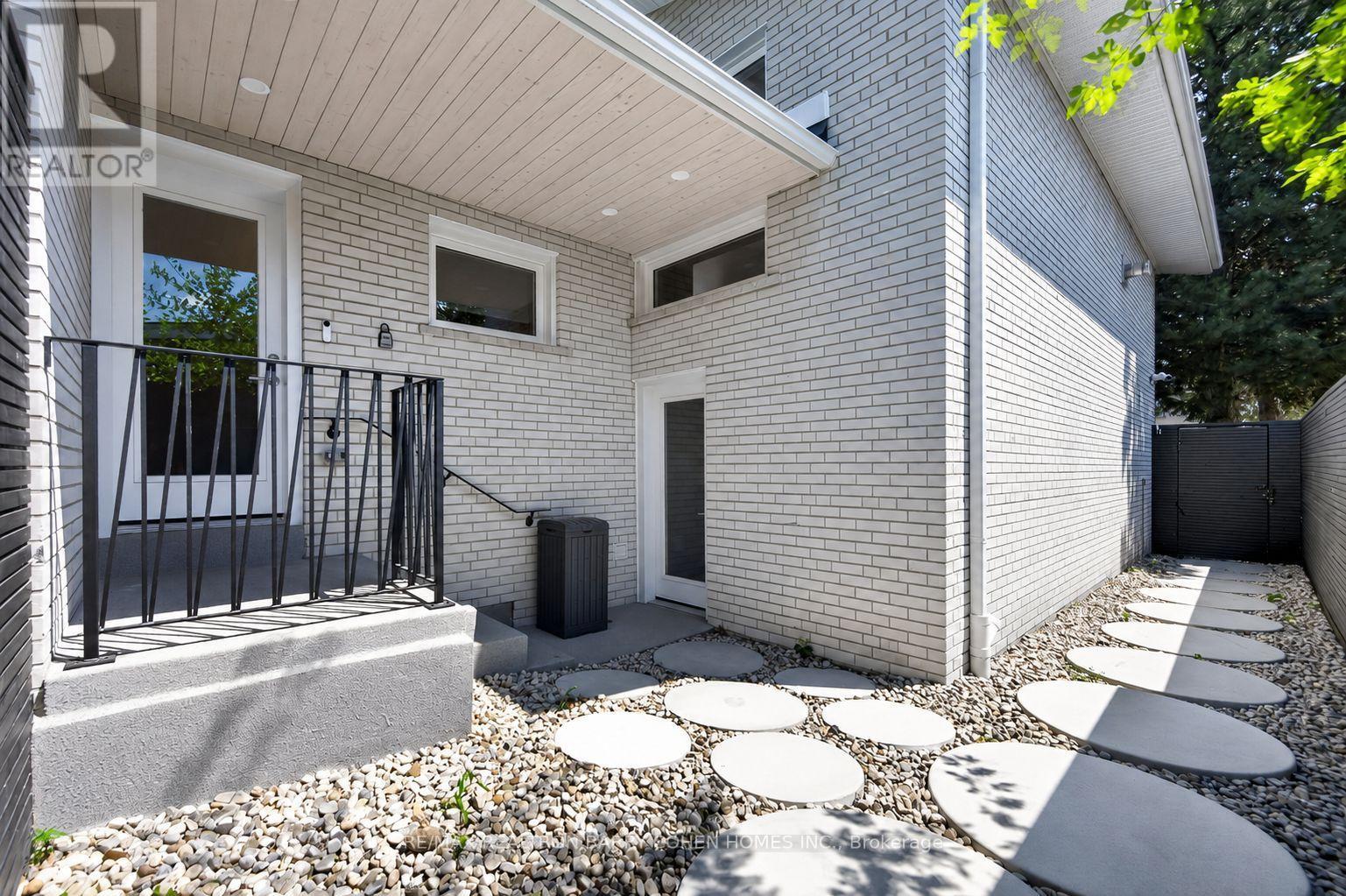 6 Denmark Crescent, Toronto, Ontario  M2R 1J4 - Photo 46 - C13670892