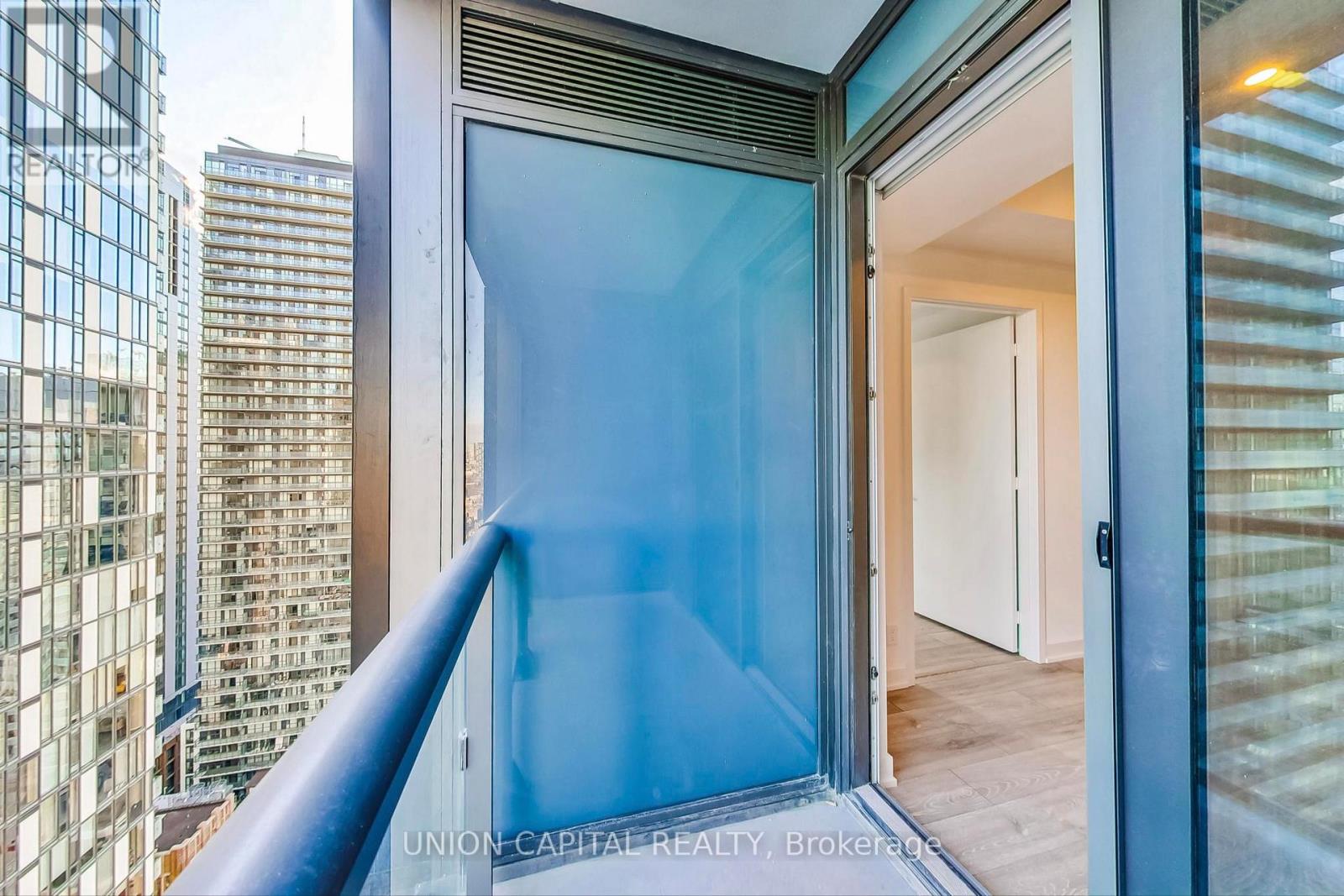 3305 - 108 Peter Street, Toronto, Ontario  M5V 0W2 - Photo 2 - C13670978
