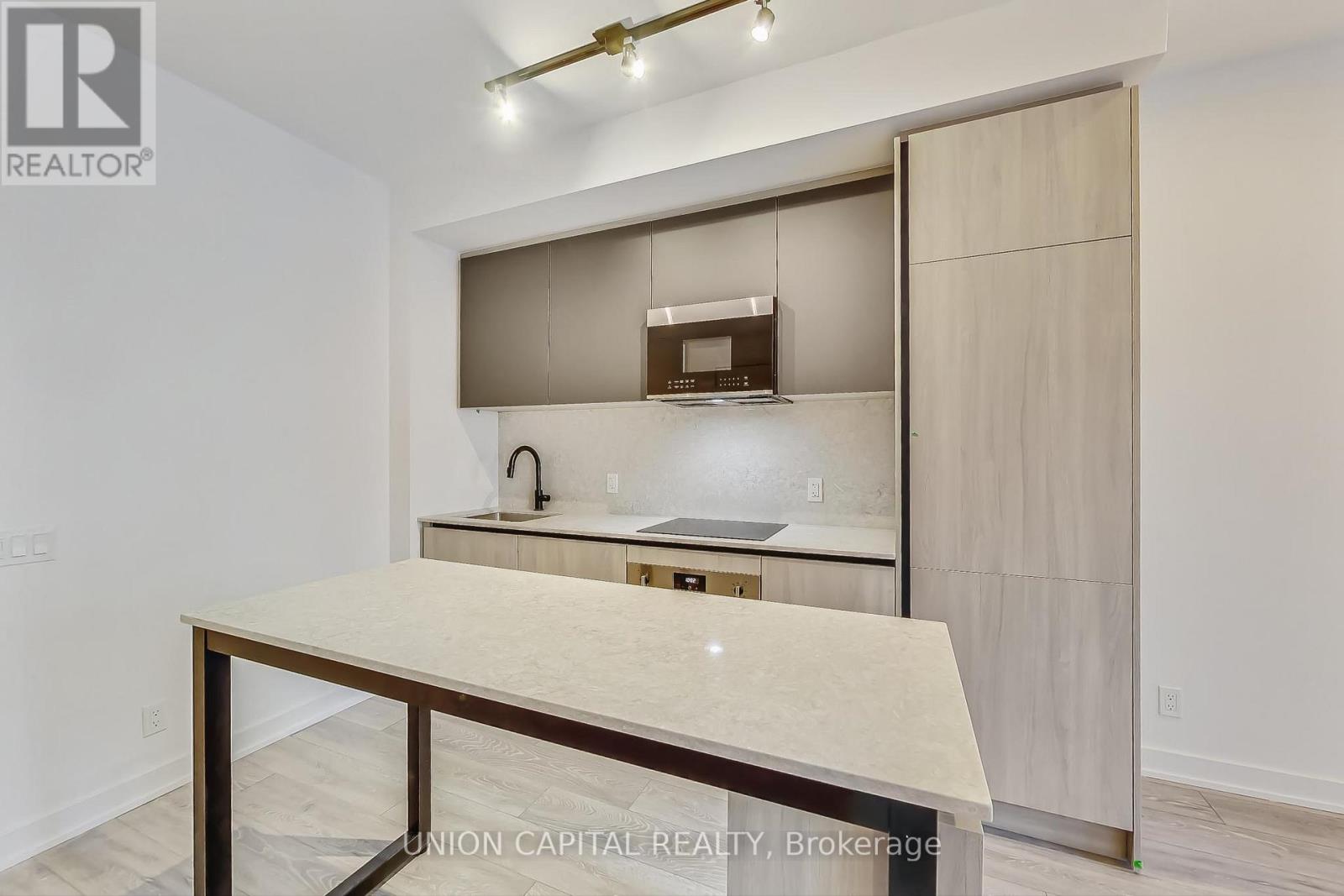 3305 - 108 Peter Street, Toronto, Ontario  M5V 0W2 - Photo 4 - C13670978