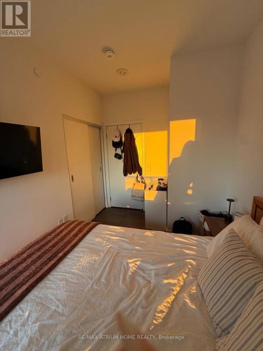 1310 - 2a Church Street, Toronto, Ontario  M5E 0E1 - Photo 1 - C13671042