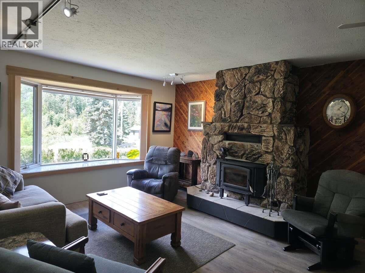 1055 Hudson Bay Mountain Road, Smithers, British Columbia  V0J 2N4 - Photo 11 - R3138986