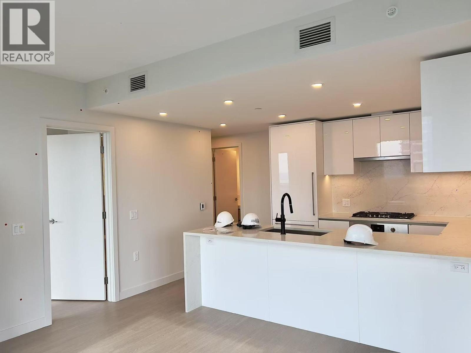 5987 Wilson Avenue, Burnaby, British Columbia  V5H 0L7 - Photo 2 - R3155131