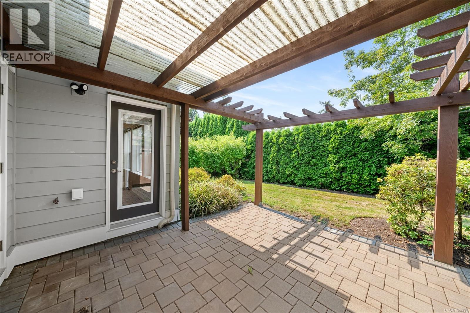 553 Heatherdale Lane, Saanich, British Columbia  V8Z 0A4 - Photo 40 - 1044773