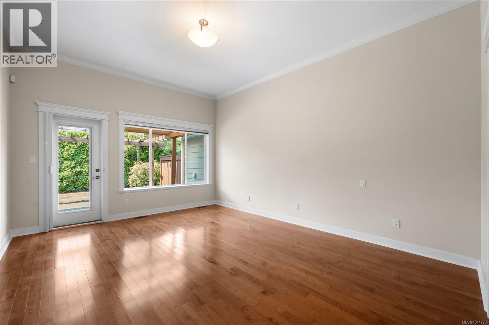 553 Heatherdale Lane, Saanich, British Columbia  V8Z 0A4 - Photo 15 - 1044773
