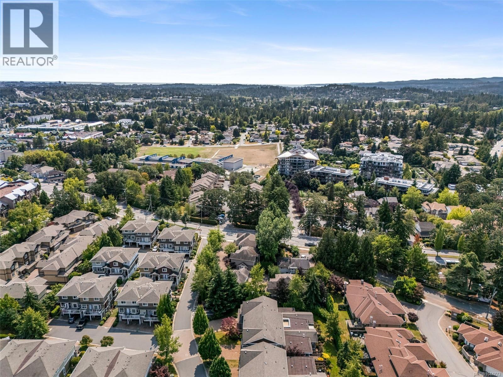553 Heatherdale Lane, Saanich, British Columbia  V8Z 0A4 - Photo 43 - 1044773