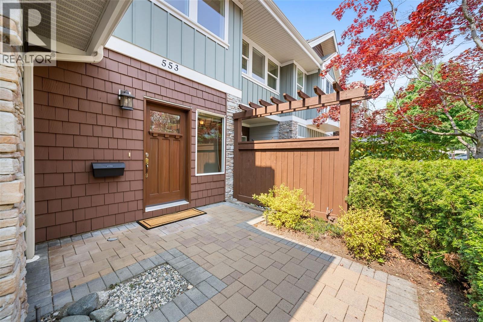 553 Heatherdale Lane, Saanich, British Columbia  V8Z 0A4 - Photo 36 - 1044773