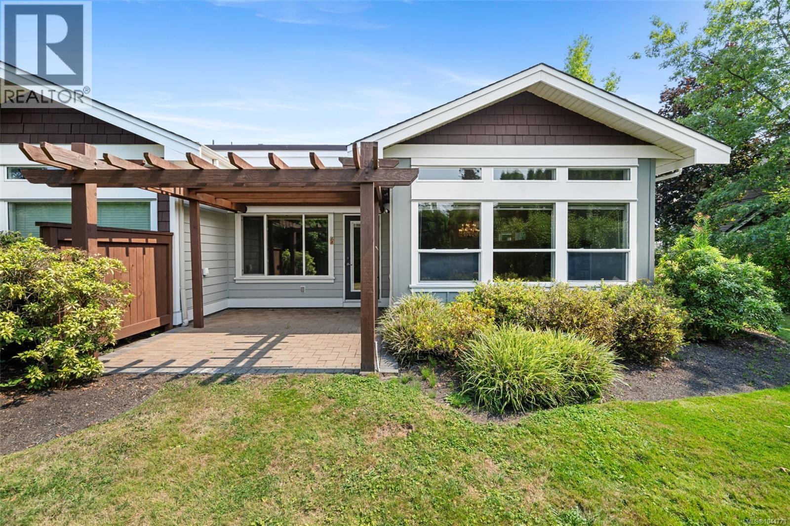 553 Heatherdale Lane, Saanich, British Columbia  V8Z 0A4 - Photo 39 - 1044773