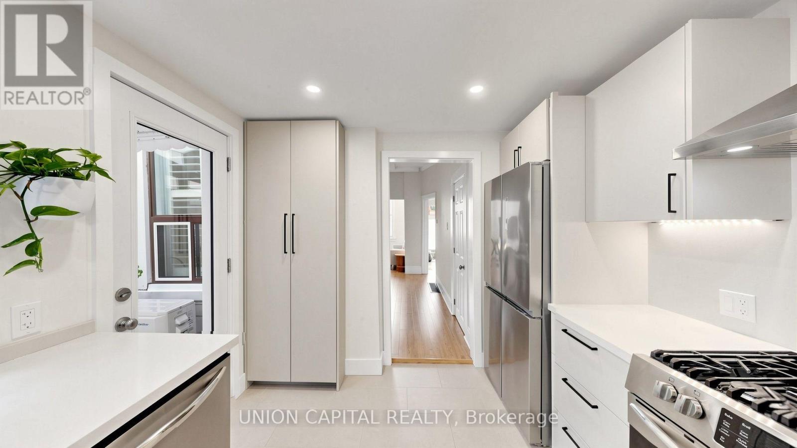 944 Dundas Street E, Toronto, Ontario M4M 1R3 - Photo 14 - E13670698