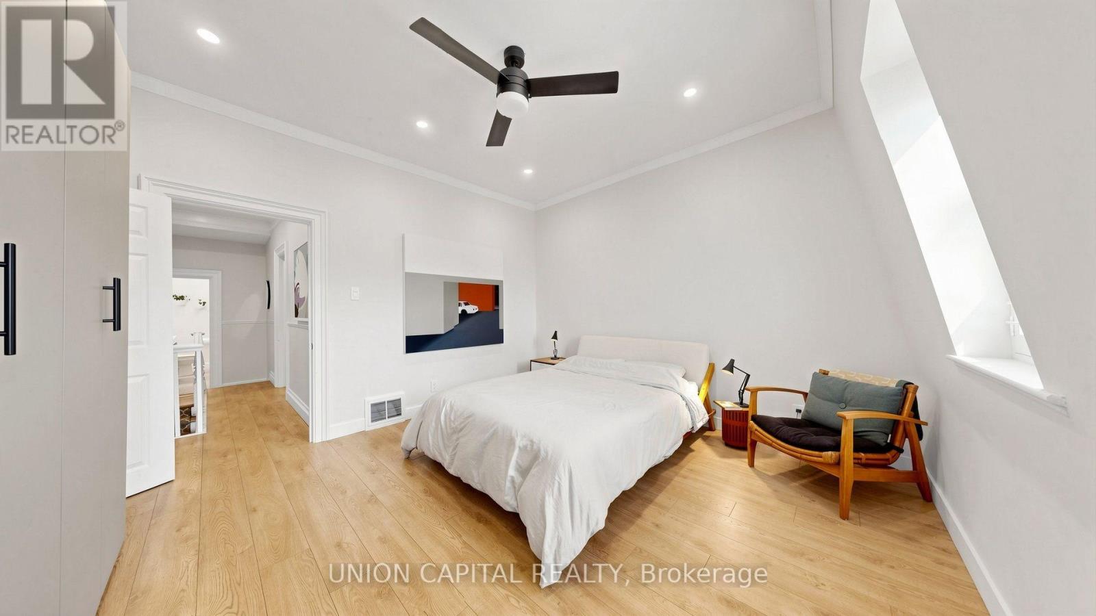 944 Dundas Street E, Toronto, Ontario M4M 1R3 - Photo 28 - E13670698