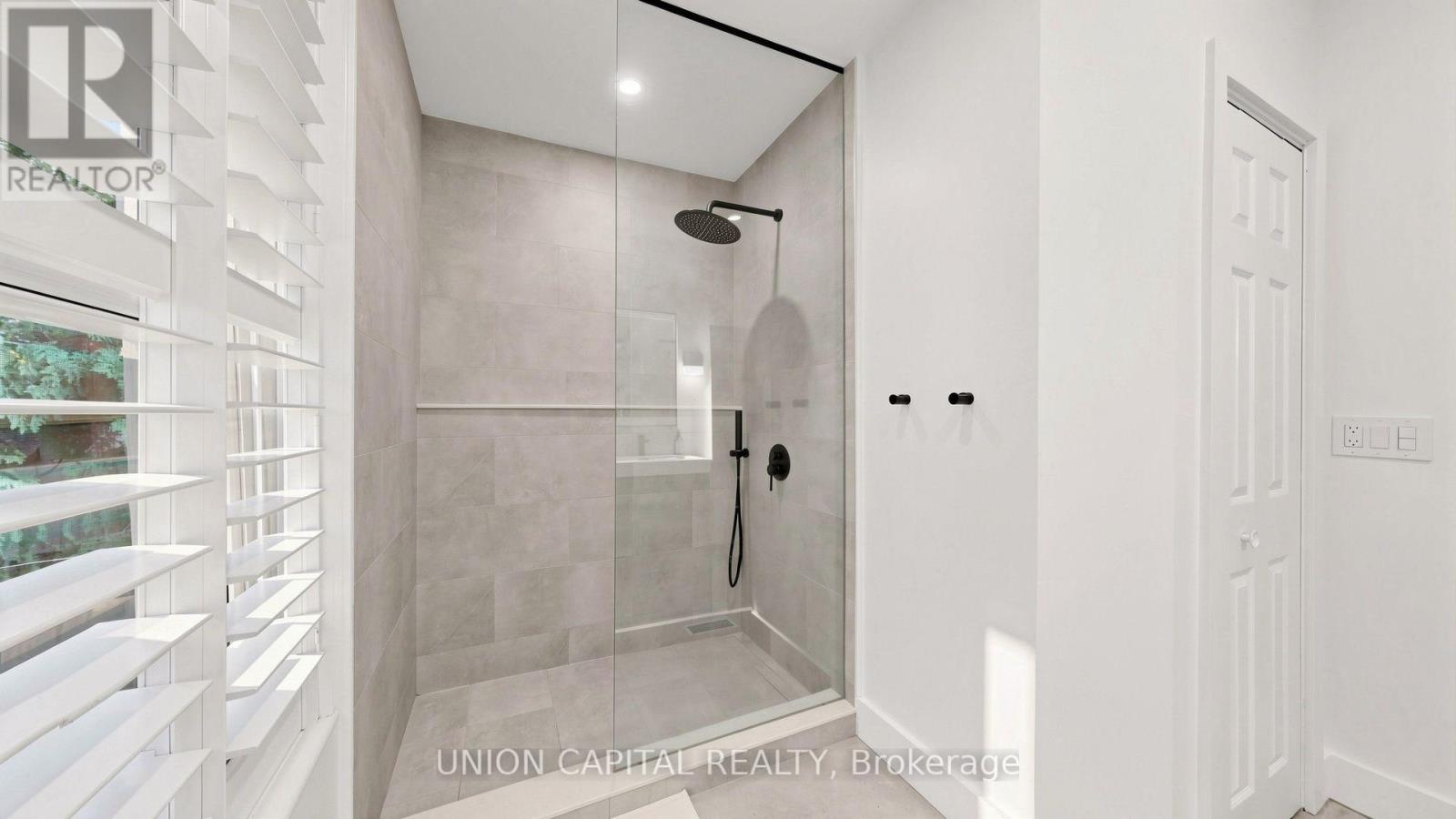 944 Dundas Street E, Toronto, Ontario M4M 1R3 - Photo 34 - E13670698