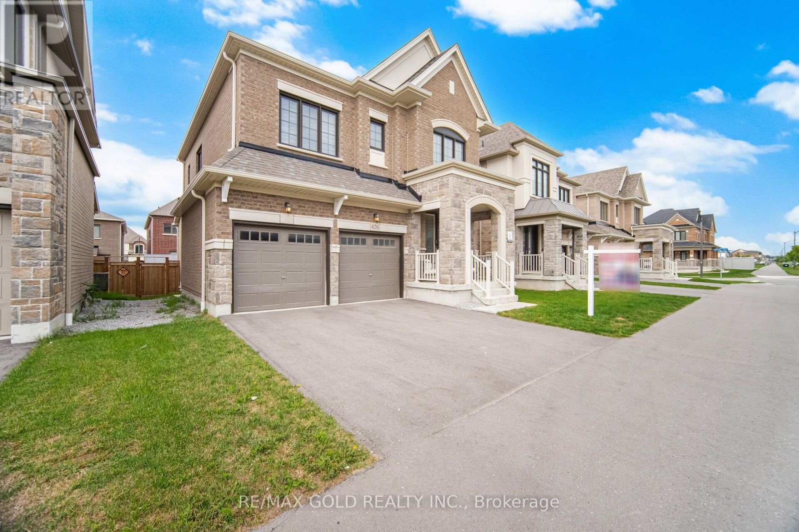 426 Coronation Road, Whitby, Ontario L1P 1Y2 - Photo 3 - E13670812