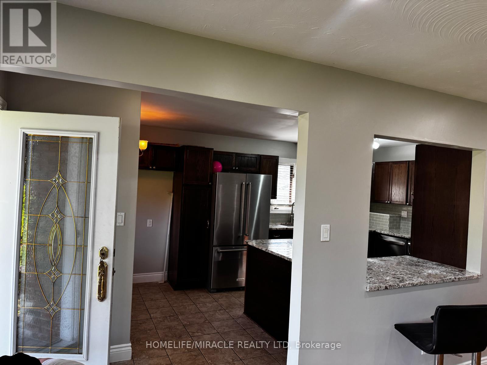 920 WILLOWDALE AVENUE, Oshawa, Ontario