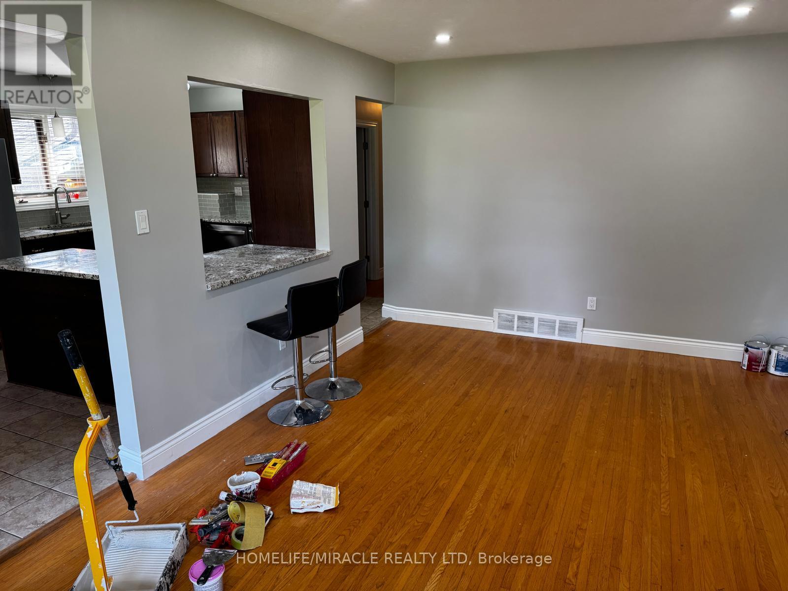 920 Willowdale Avenue, Oshawa, Ontario  L1H 1W2 - Photo 5 - E13670908