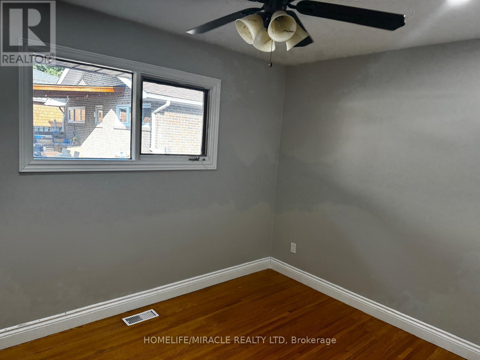 920 Willowdale Avenue, Oshawa, Ontario  L1H 1W2 - Photo 9 - E13670908