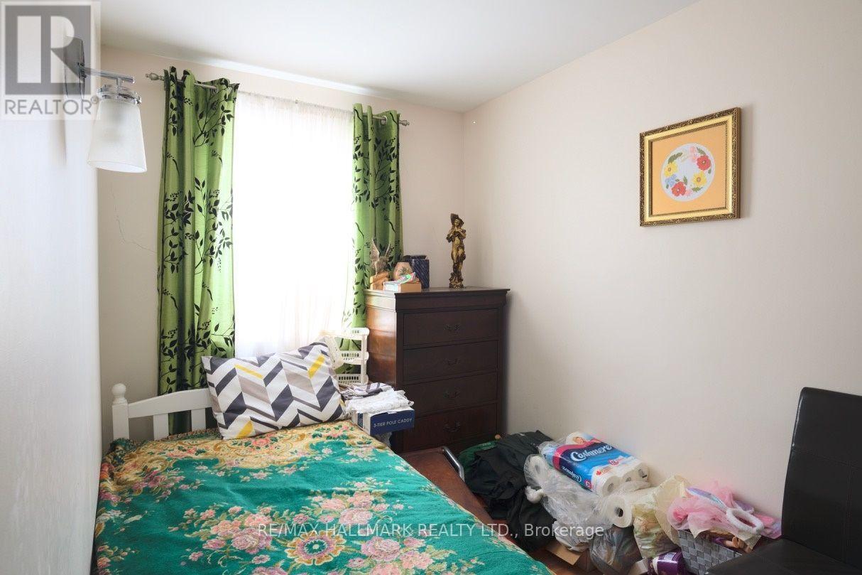 47 Dentonia Park Avenue, Toronto, Ontario  M4C 1W6 - Photo 6 - E13670918