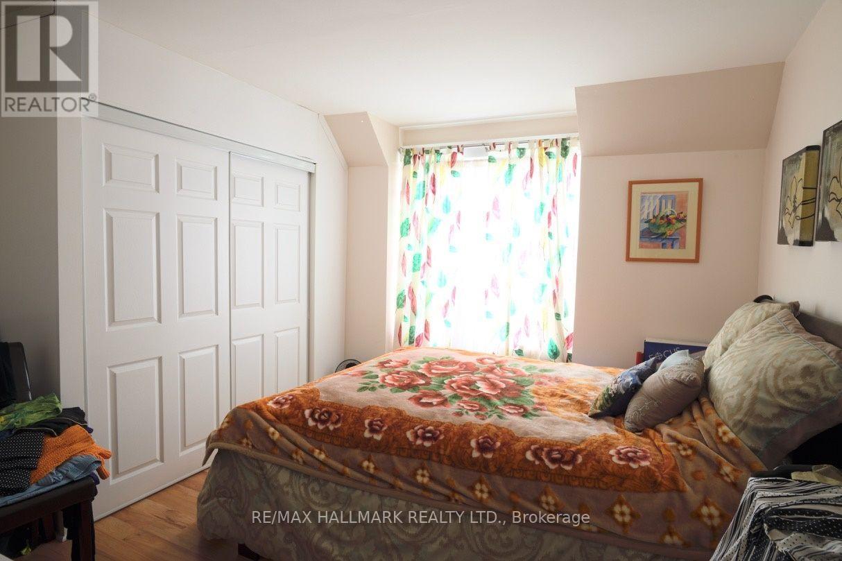 47 Dentonia Park Avenue, Toronto, Ontario  M4C 1W6 - Photo 7 - E13670918
