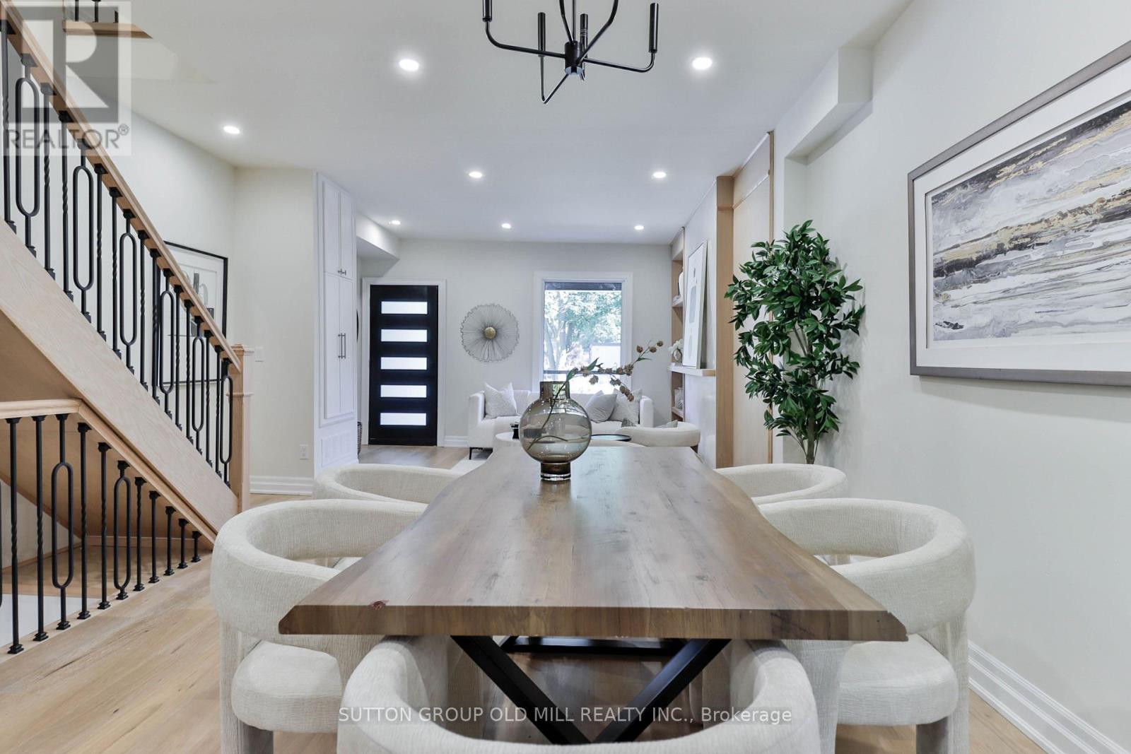 28 Eastmount Avenue, Toronto, Ontario  M4K 1V1 - Photo 6 - E13670982