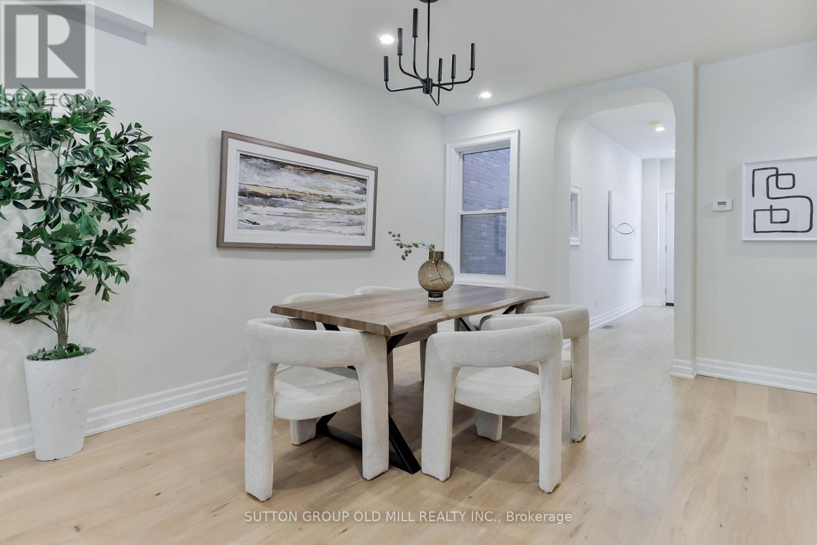 28 Eastmount Avenue, Toronto, Ontario  M4K 1V1 - Photo 7 - E13670982