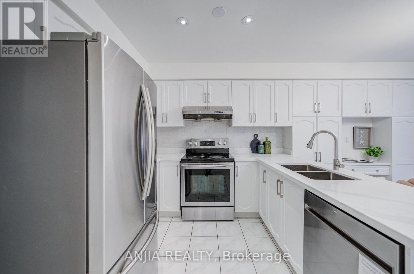31 Shallowford Court, Toronto, Ontario M1V 5G6 - Photo 18 - E13671008