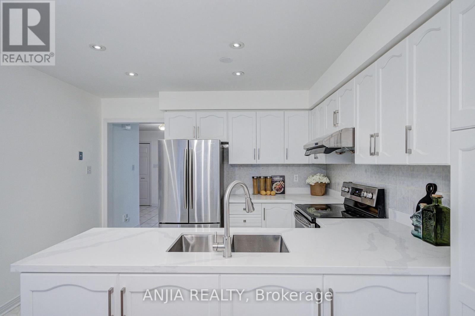 31 Shallowford Court, Toronto, Ontario M1V 5G6 - Photo 20 - E13671008