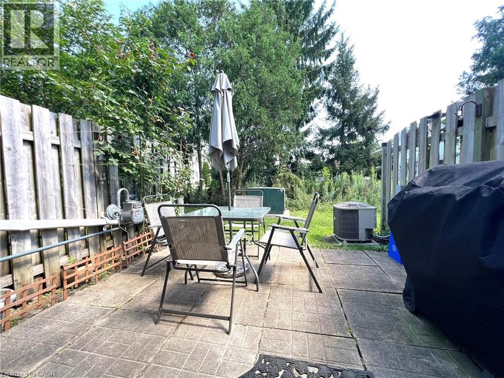 655 Albert Street Unit# J, Waterloo, Ontario N2L 3V5 - Photo 7 - 40854067