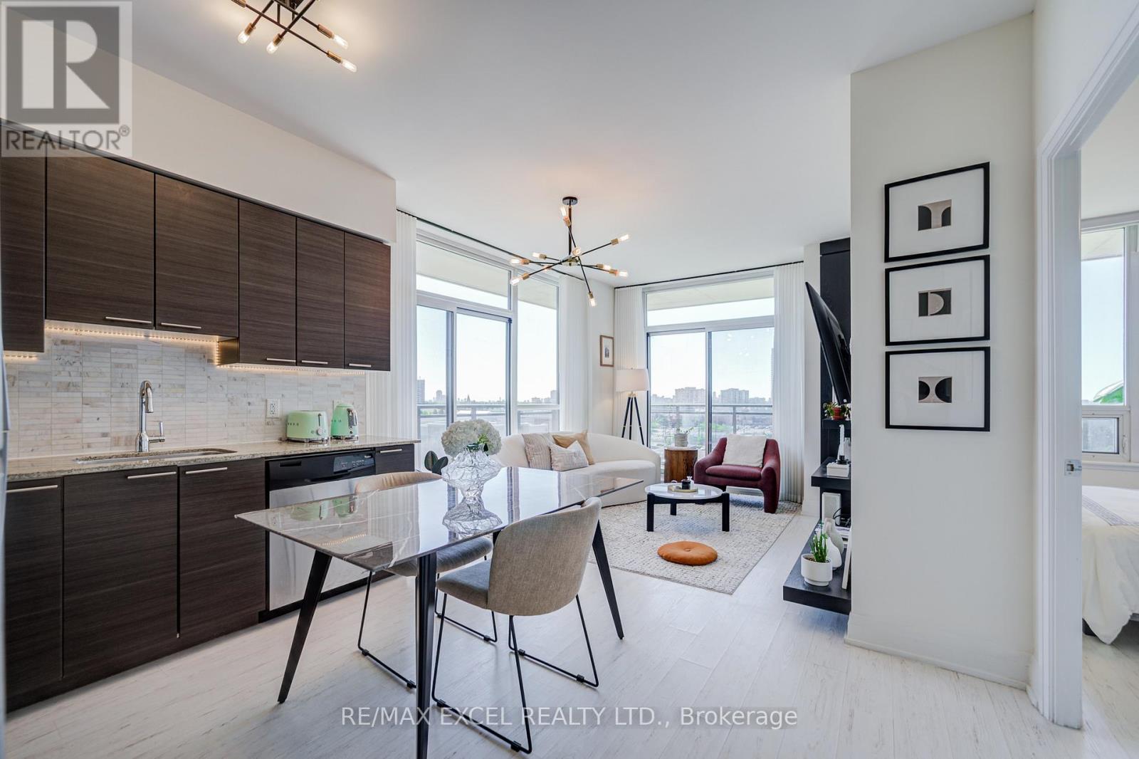 705 - 85 North Park Road S, Vaughan, Ontario  L4J 0H8 - Photo 1 - N13670742