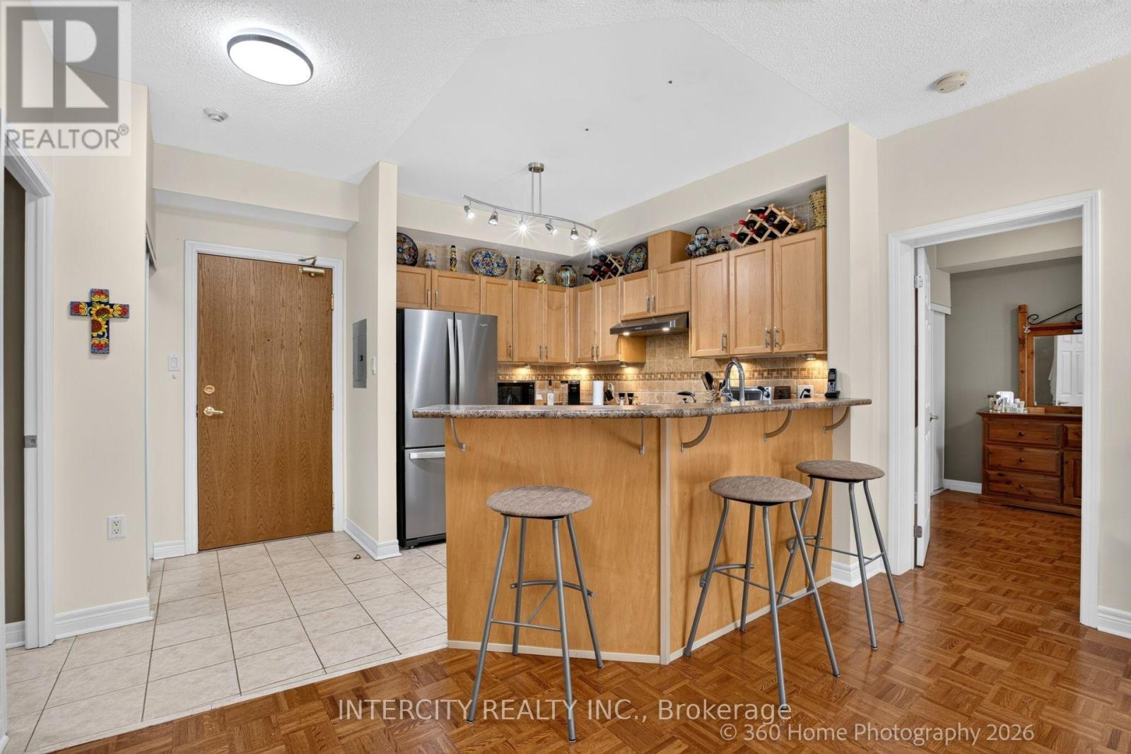 304 - 245 Pine Grove Road, Vaughan, Ontario L4L 2H7 - Photo 4 - N13670814
