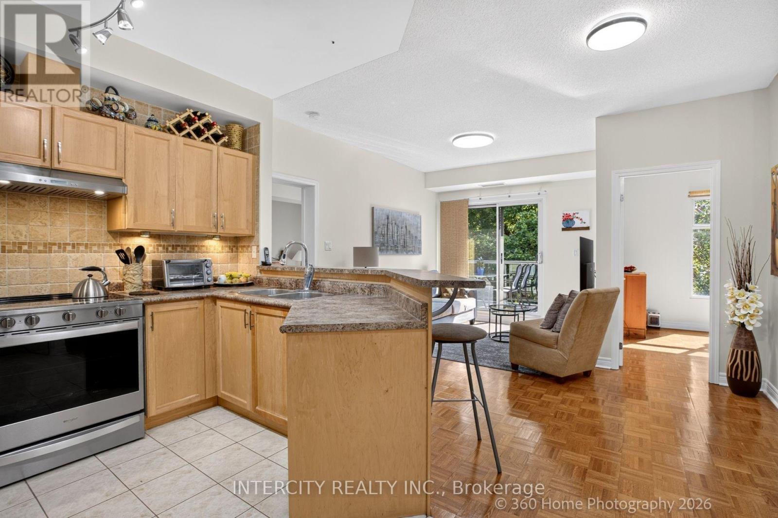 304 - 245 Pine Grove Road, Vaughan, Ontario L4L 2H7 - Photo 6 - N13670814