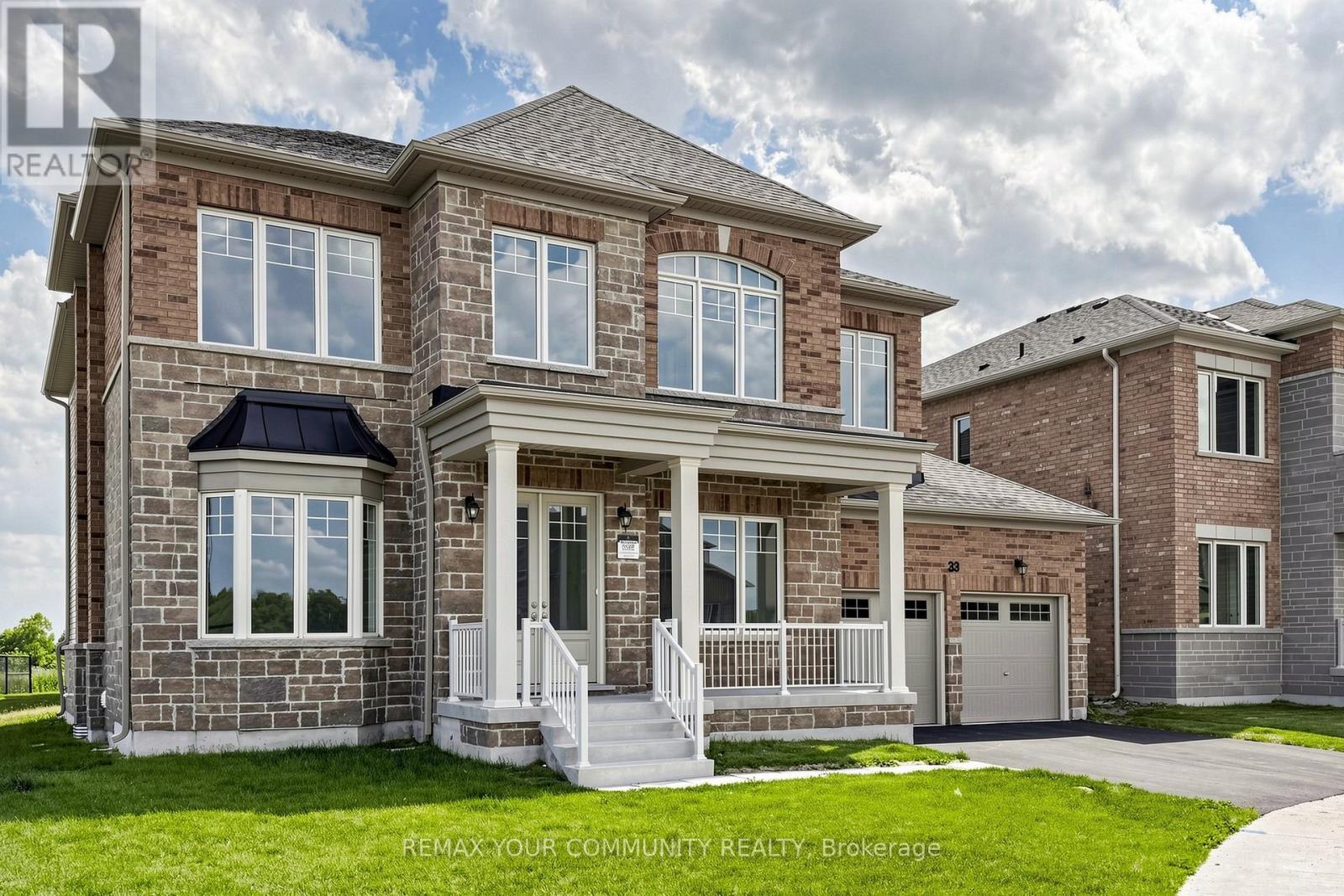33 Lorrain Hand Crescent, Georgina, Ontario  L4P 0S9 - Photo 1 - N13670822