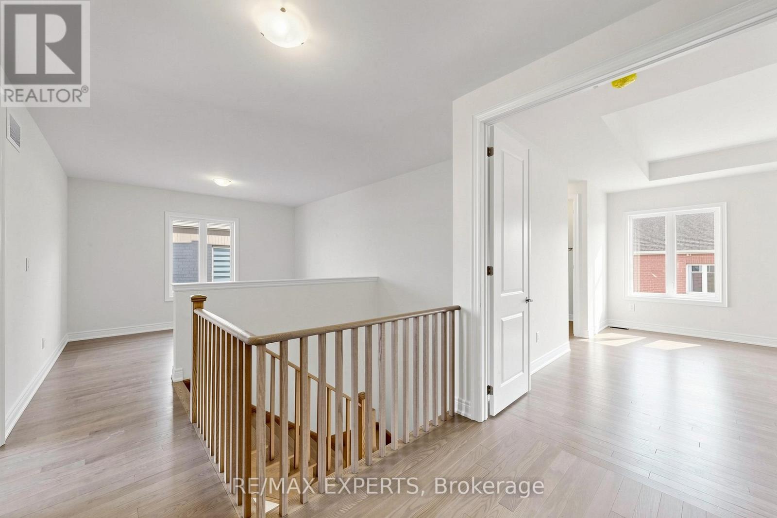 7 Lorraine Hand Crescent, Georgina, Ontario  L4P 0S9 - Photo 17 - N13670838