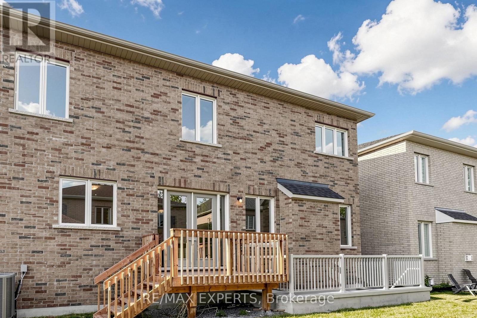 7 Lorraine Hand Crescent, Georgina, Ontario  L4P 0S9 - Photo 43 - N13670838