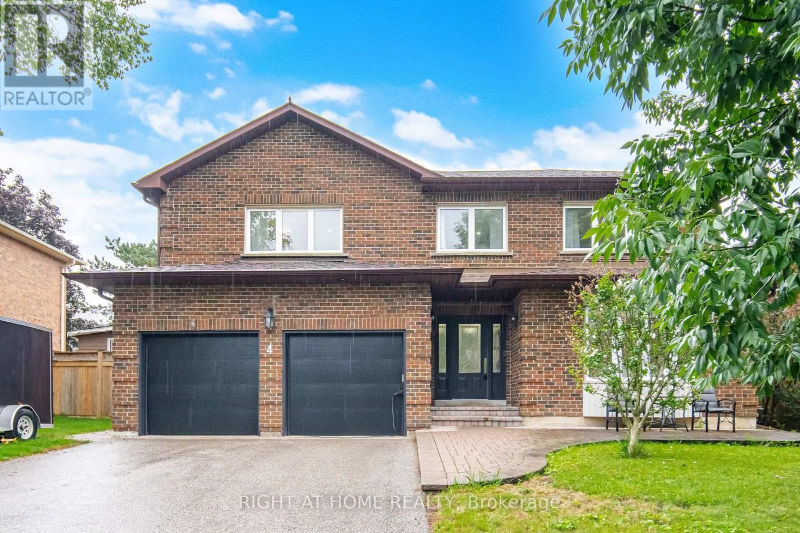 4 Simmons Crescent, Aurora, Ontario  L4G 6B4 - Photo 1 - N13670960