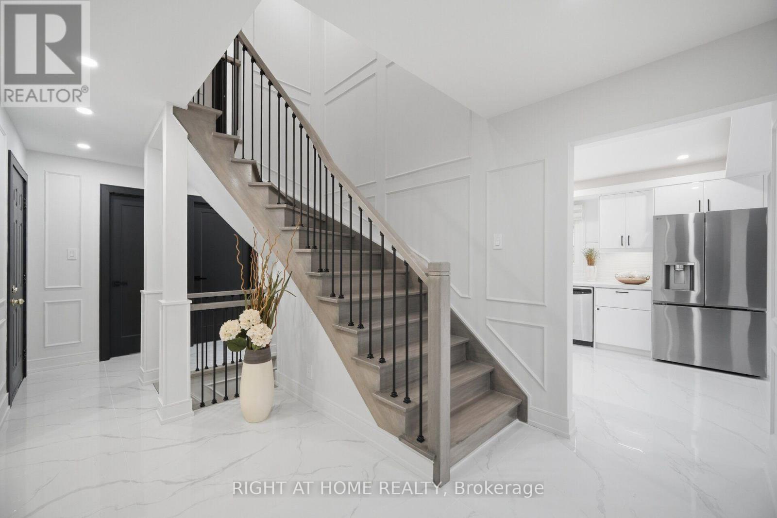 4 Simmons Crescent, Aurora, Ontario  L4G 6B4 - Photo 15 - N13670960