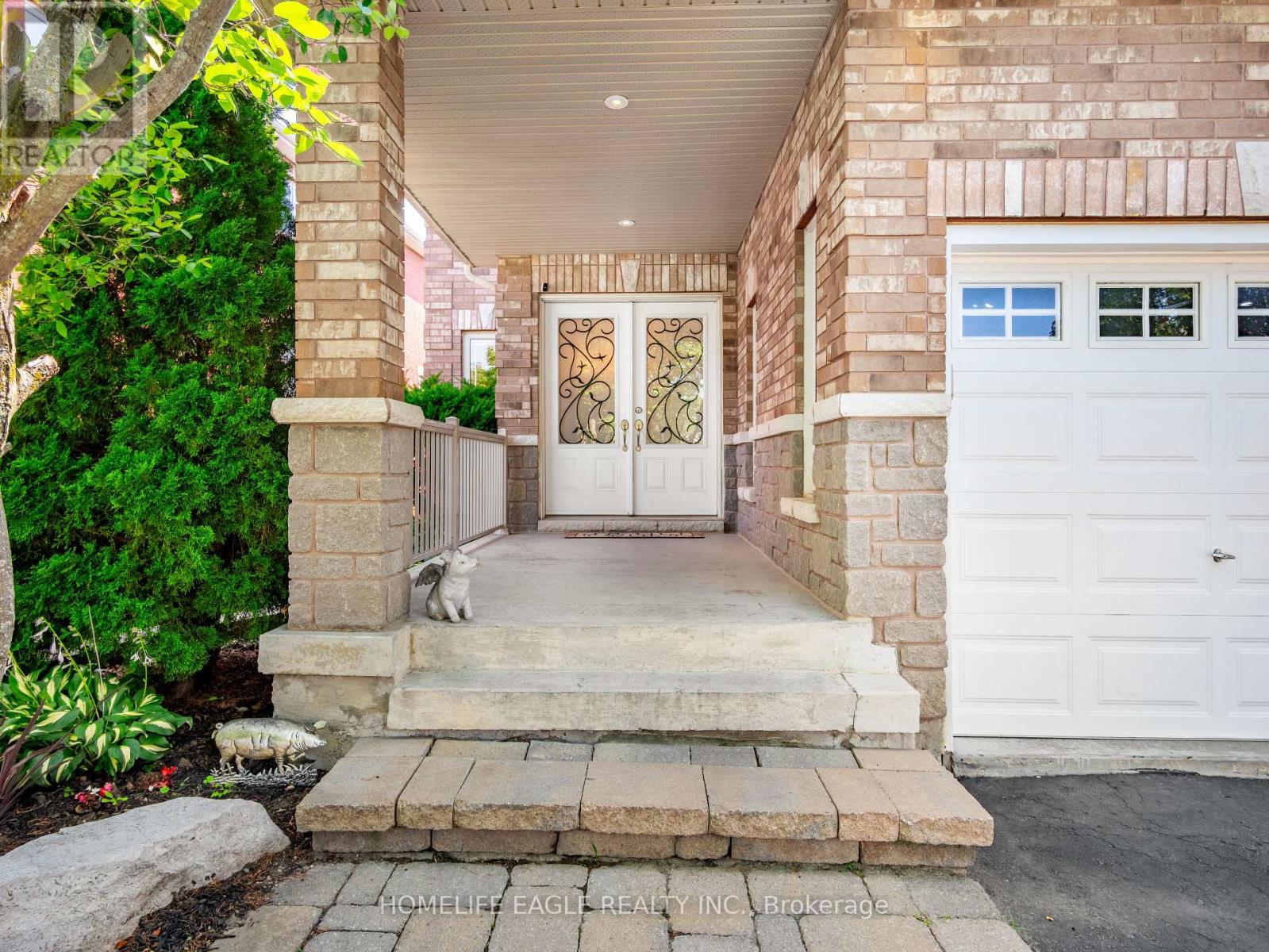 25 Meadowview Drive, Bradford West Gwillimbury, Ontario L3Z 3J4 - Photo 2 - N13671018