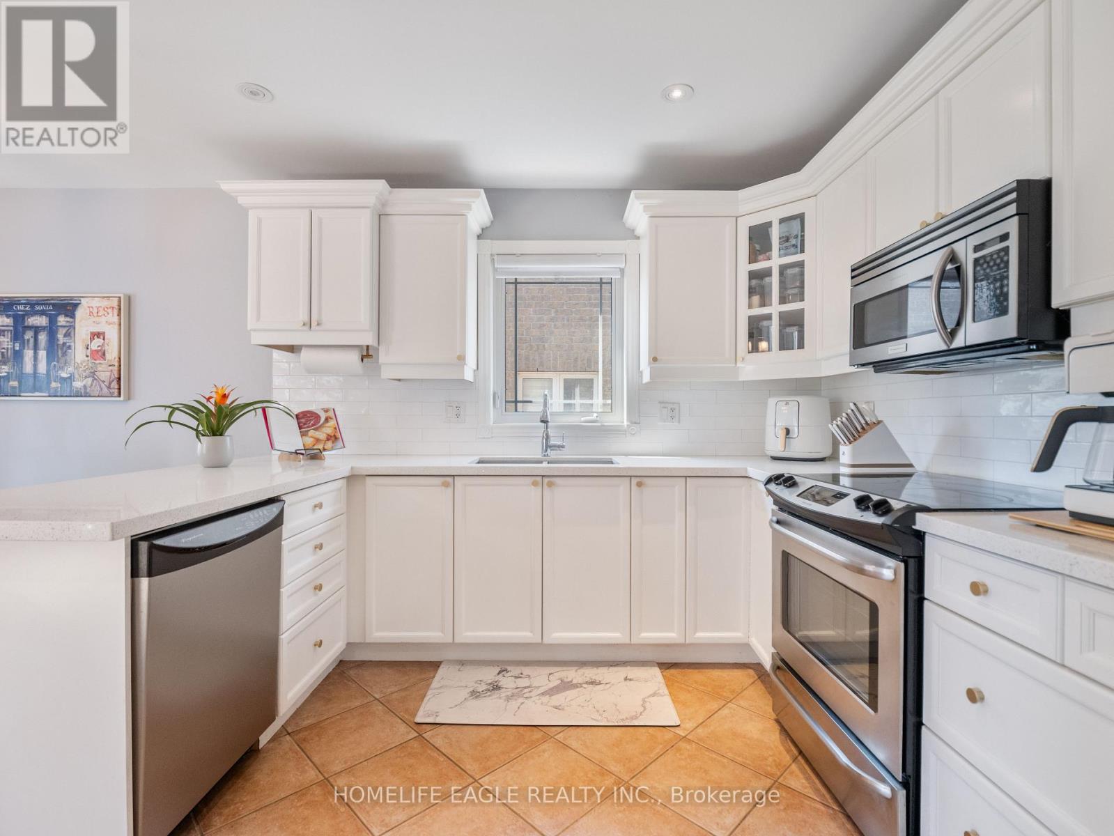25 Meadowview Drive, Bradford West Gwillimbury, Ontario L3Z 3J4 - Photo 7 - N13671018