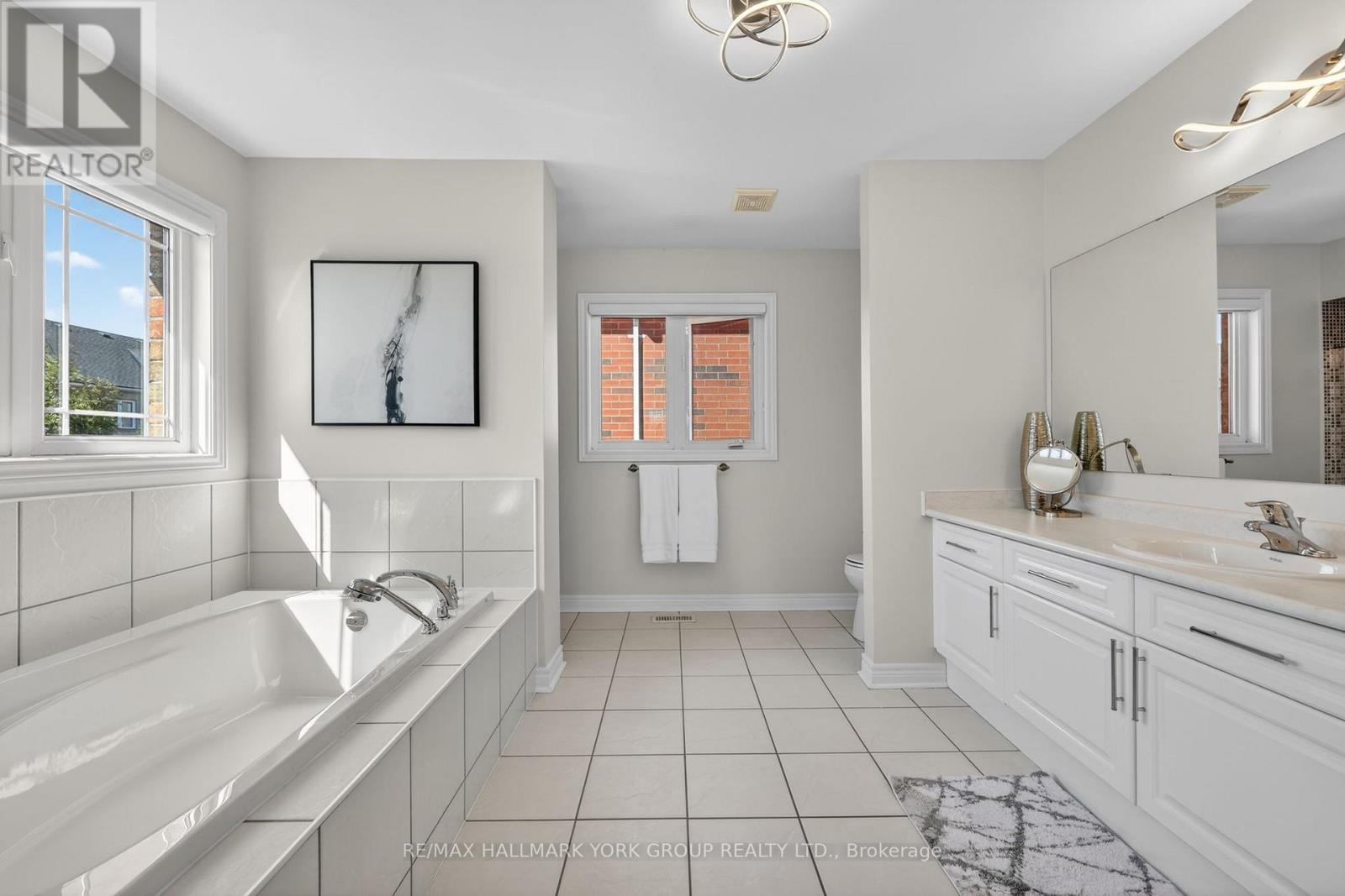 75 Mclarty Gate, Aurora, Ontario  L4G 0G5 - Photo 14 - N13671028