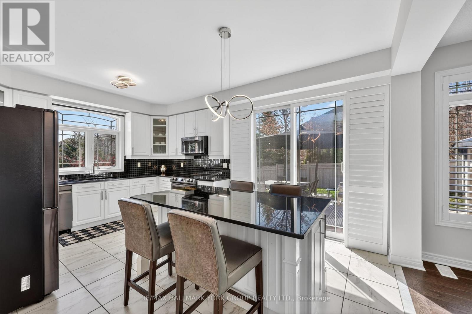 75 Mclarty Gate, Aurora, Ontario  L4G 0G5 - Photo 2 - N13671028