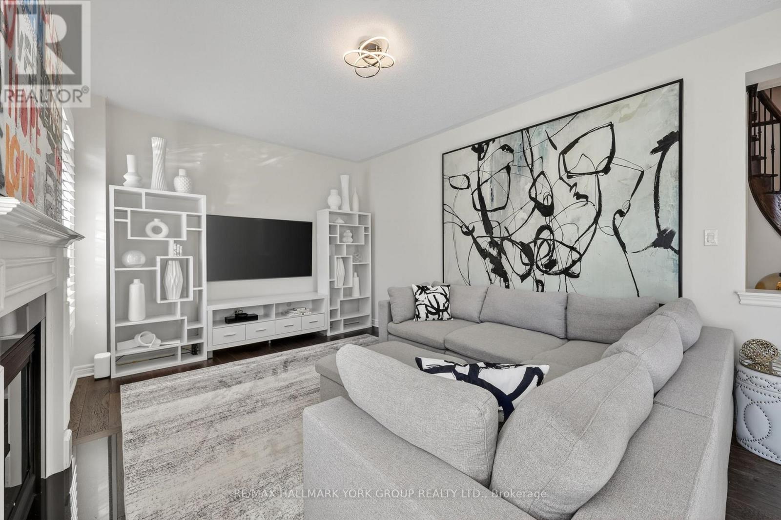 75 Mclarty Gate, Aurora, Ontario  L4G 0G5 - Photo 5 - N13671028
