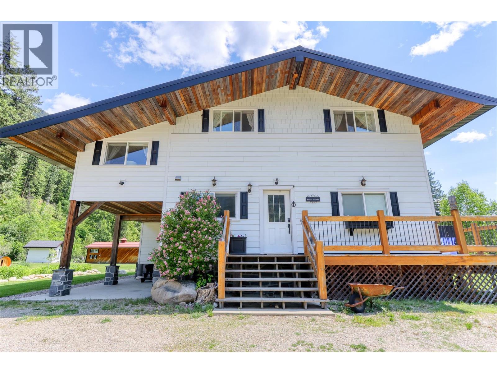 3290 Little Slocan South Road, Winlaw, British Columbia  V0G 2J0 - Photo 3 - 10376266
