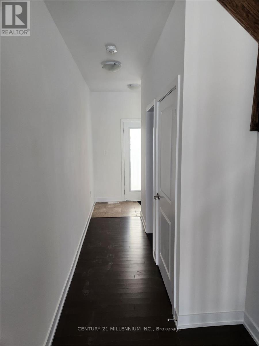 26 Westwood Avenue, Barrie, Ontario  L9J 0M6 - Photo 12 - S13670936