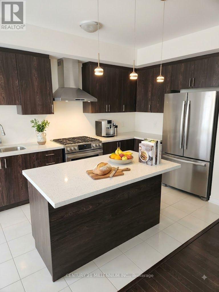 26 Westwood Avenue, Barrie, Ontario  L9J 0M6 - Photo 4 - S13670936