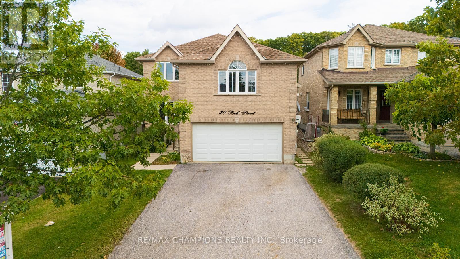 20 BELL STREET, Barrie, Ontario