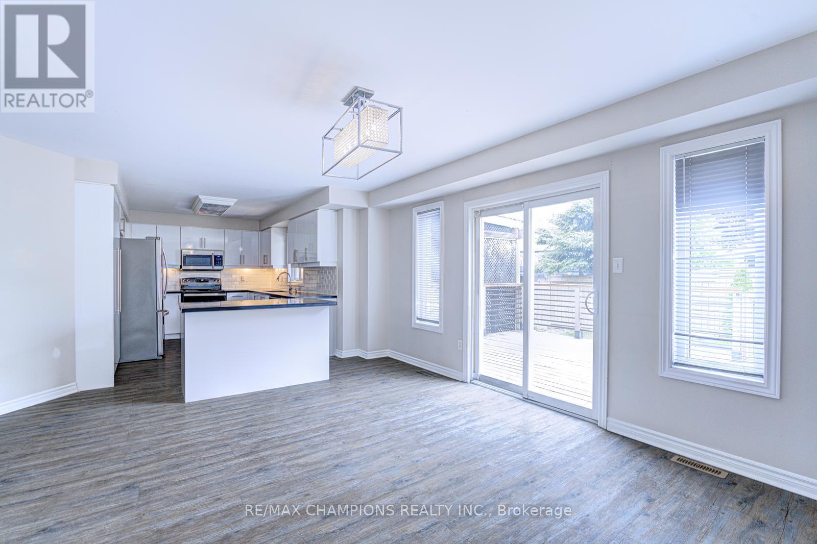 20 Bell Street, Barrie, Ontario  L4N 0J2 - Photo 24 - S13671016