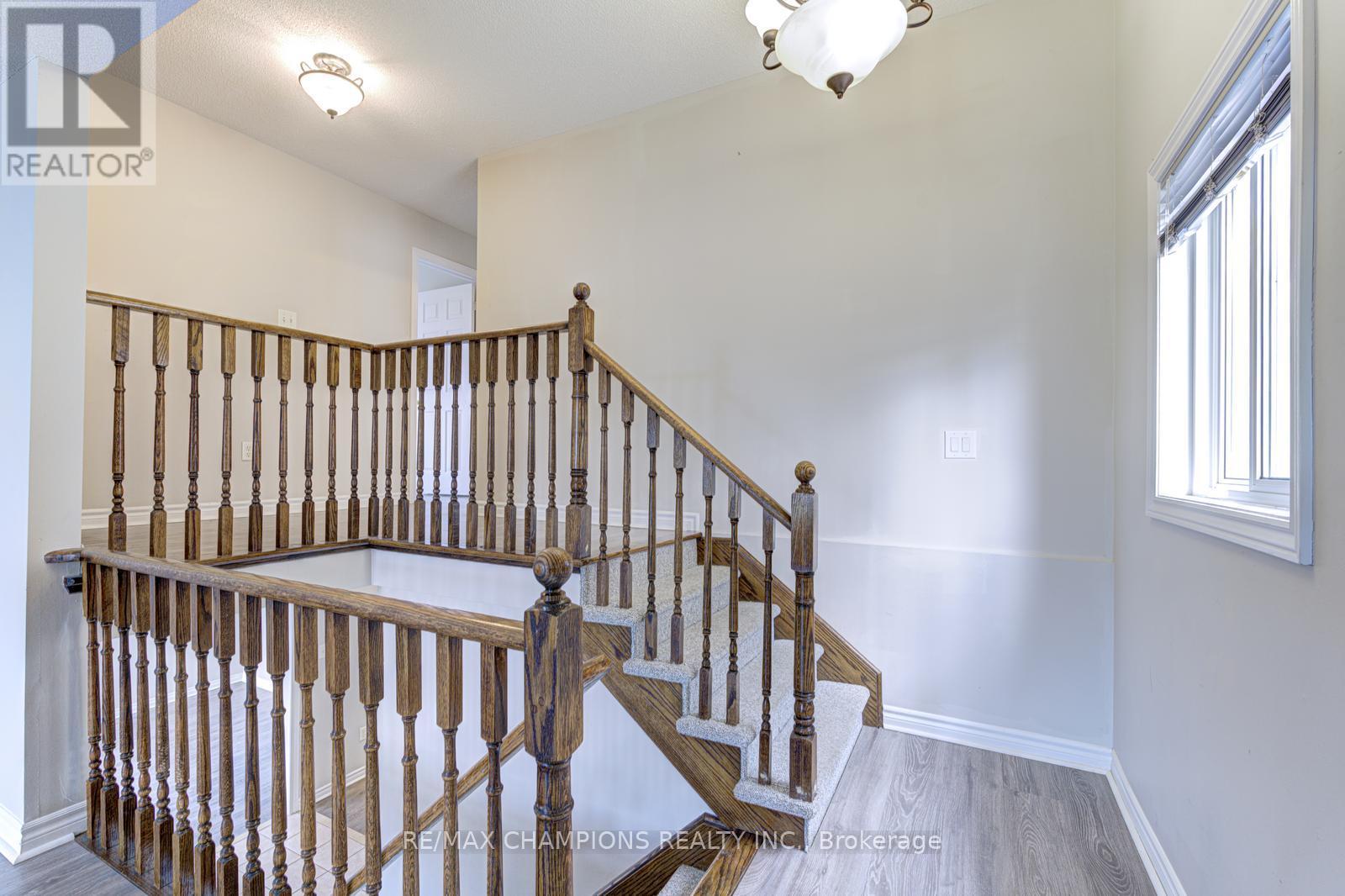 20 Bell Street, Barrie, Ontario  L4N 0J2 - Photo 32 - S13671016