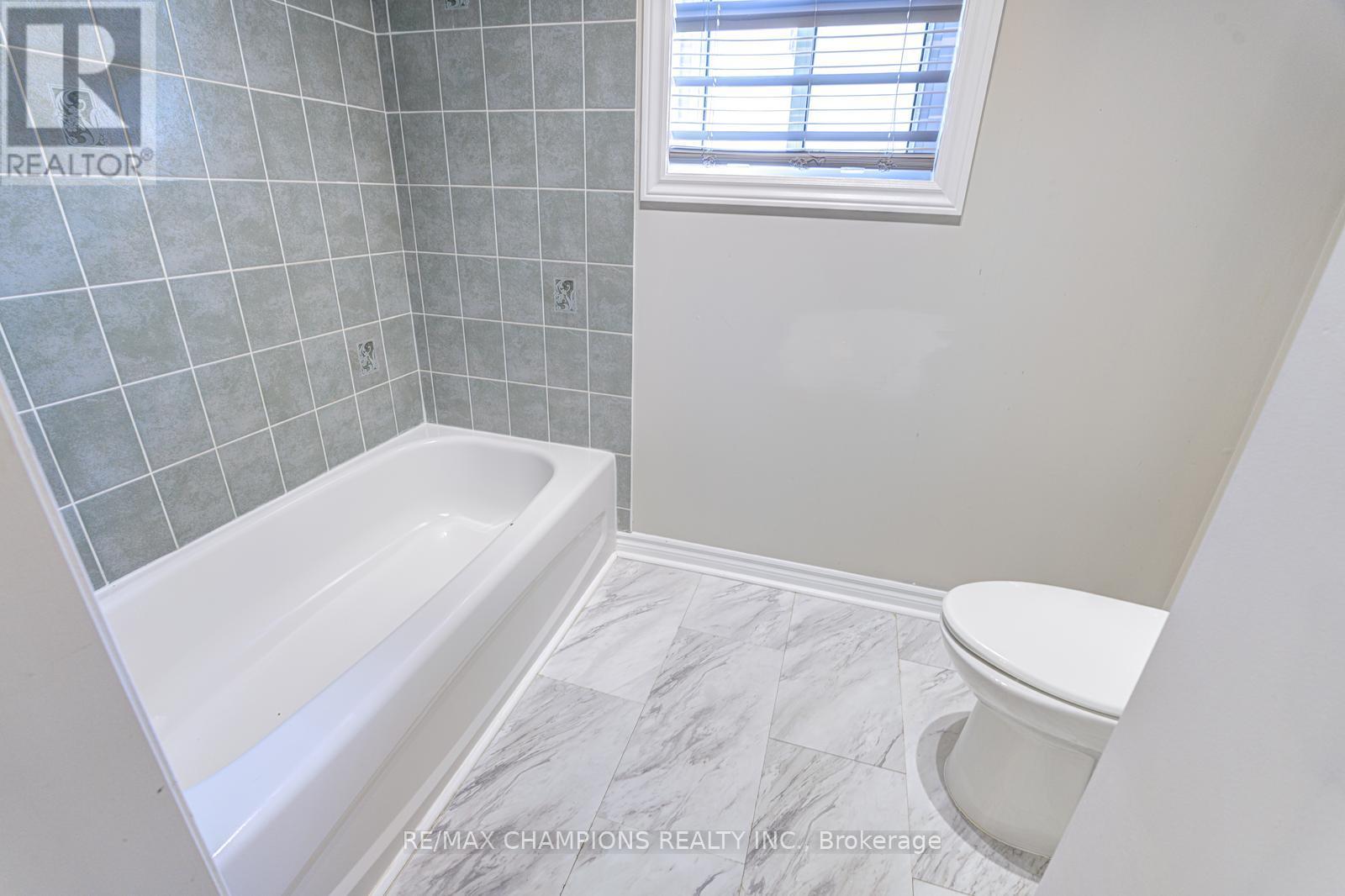 20 Bell Street, Barrie, Ontario  L4N 0J2 - Photo 34 - S13671016